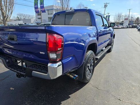 Certified 2023 Toyota Tacoma SR5 AWD/4WD image 8