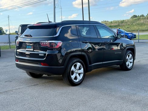 Used 2018 Jeep Compass Latitude w/ Popular Equipment Group FWD image 3