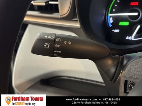 Used 2025 Toyota Sienna LE image 21