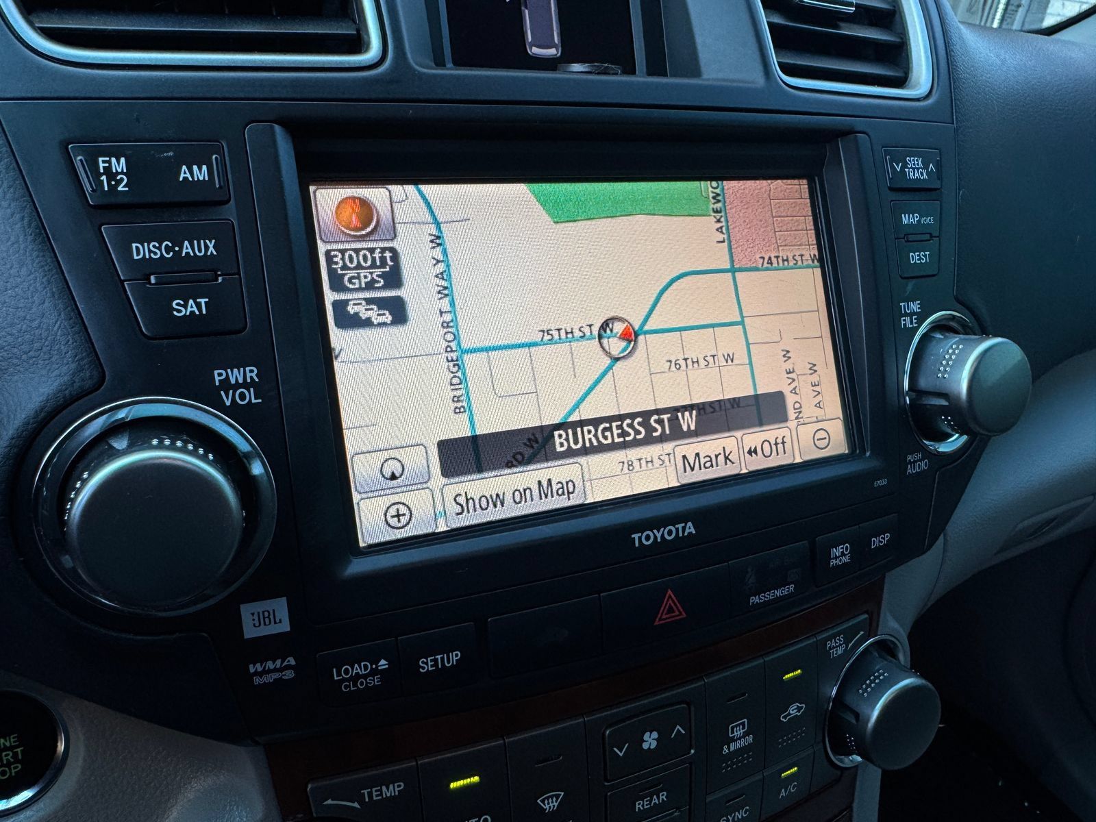 Used 2012 Toyota Highlander Limited w/ Tow Pkg AWD/4WD image 28