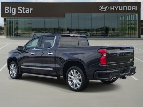 Used 2023 Chevrolet Silverado 1500 High Country w/ High Country Premium Package AWD/4WD image 3