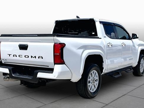 Used 2024 Toyota Tacoma SR5 AWD/4WD image 13