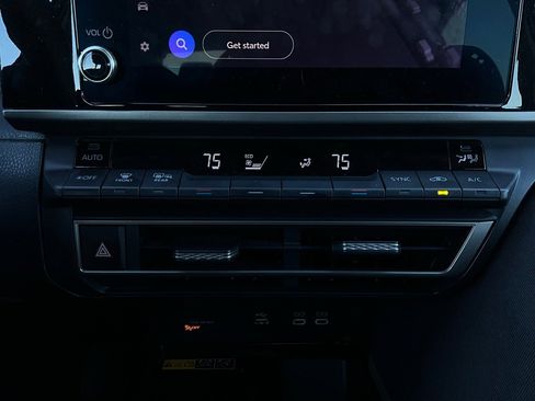 Used 2025 Toyota Camry LE image 26