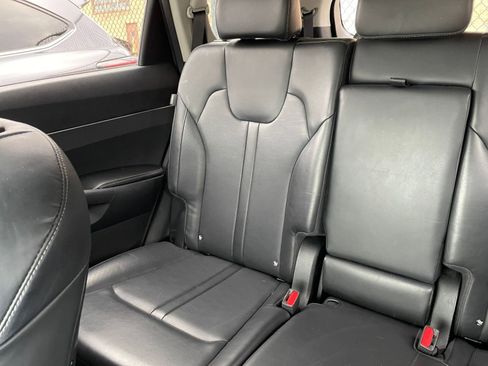 Used 2024 Kia Sorento S image 40