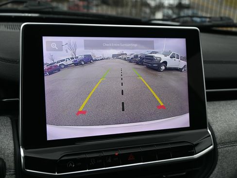 Used 2023 Jeep Compass Latitude image 14