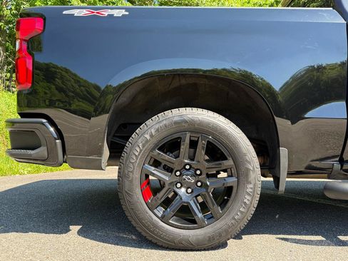 Used 2021 Chevrolet Silverado 1500 RST w/ Redline Edition AWD/4WD image 9
