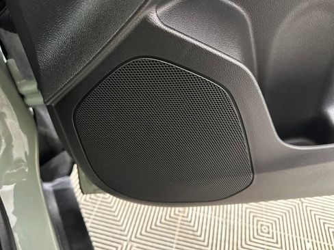 Used 2024 Chevrolet Trax ACTIV w/ Sunroof Package image 29