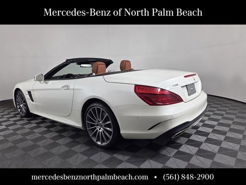 Used 2018 Mercedes-Benz SL 550 image 4