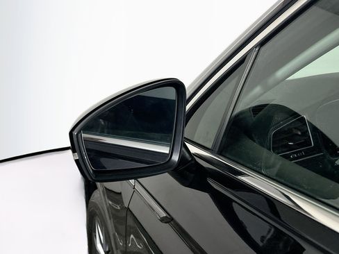 Used 2023 Volkswagen Tiguan SE image 16