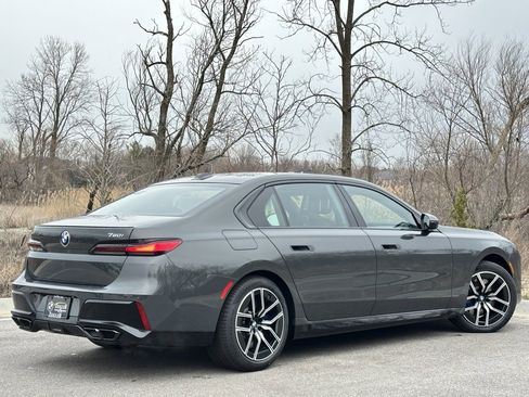 Used 2025 BMW 760i xDrive image 7