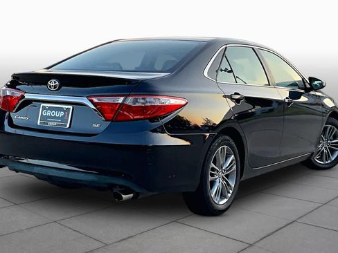 Used 2017 Toyota Camry SE FWD image 13