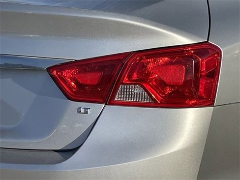 Used 2018 Chevrolet Impala LT image 7