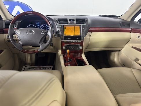 Used 2010 Lexus LS 460 w/ Luxury Value Edition RWD image 34