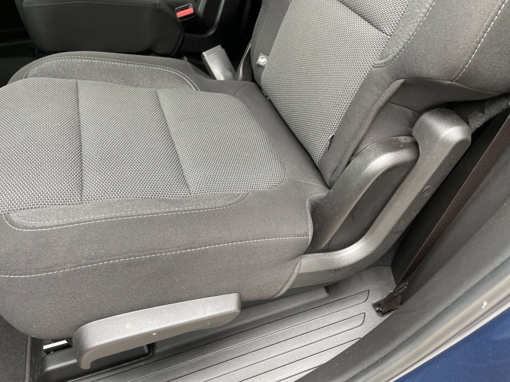 Used 2022 Chevrolet Traverse LT FWD image 35