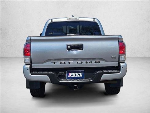 Used 2022 Toyota Tacoma TRD Off-Road w/ TRD Premium Off Road Package AWD/4WD image 6