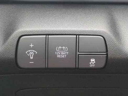 New 2026 Hyundai Elantra Limited FWD image 28