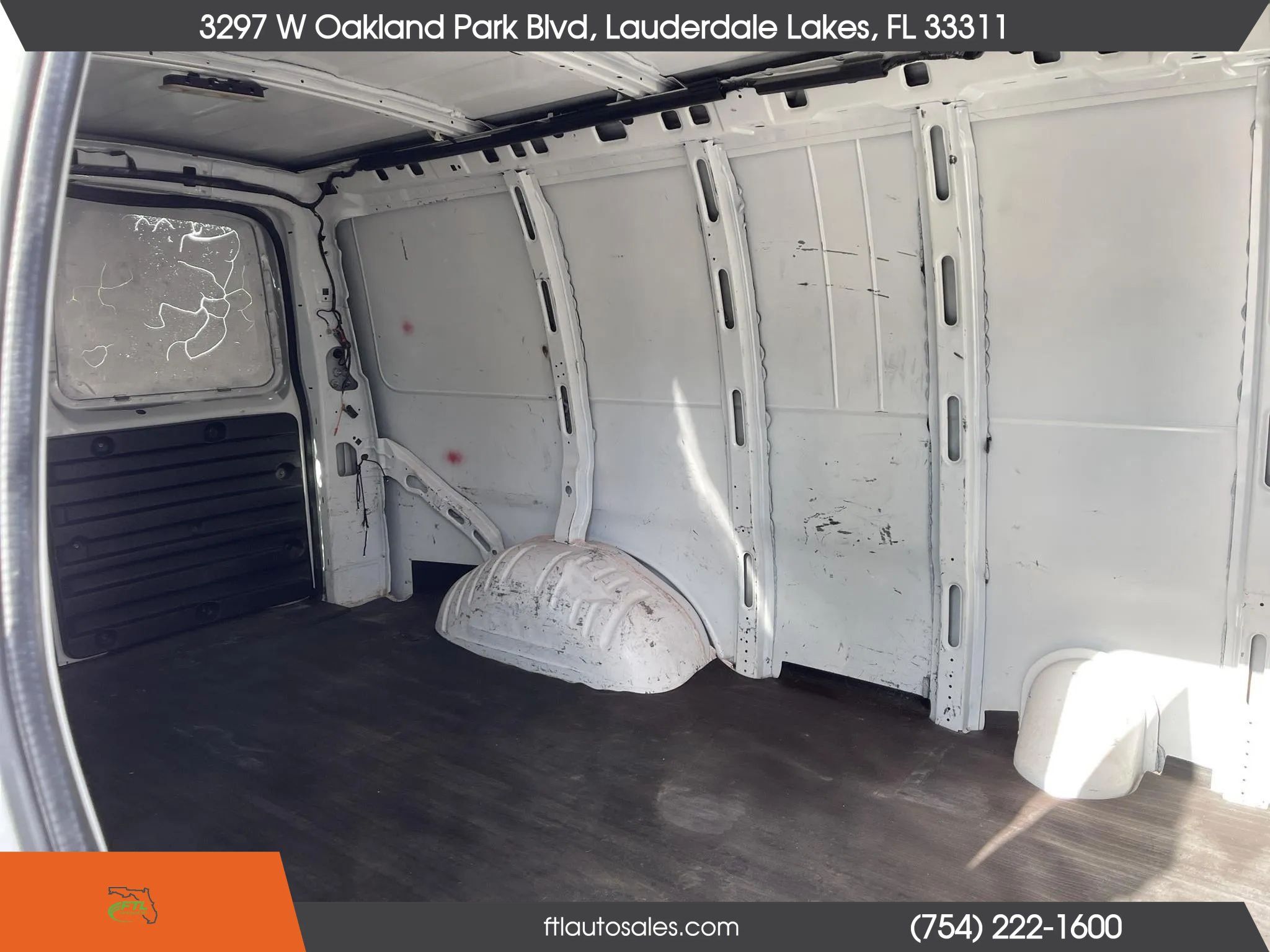 Used 2017 GMC Savana 3500 Extended RWD image 38