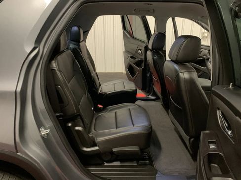 Used 2020 Chevrolet Traverse RS image 43