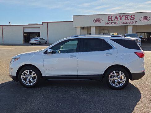 Used 2018 Chevrolet Equinox Premier image 2