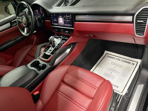 Certified 2023 Porsche Cayenne Turbo AWD/4WD image 16