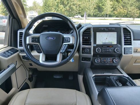 Used 2021 Ford F250 Lariat w/ FX4 Off-Road Package AWD/4WD image 11