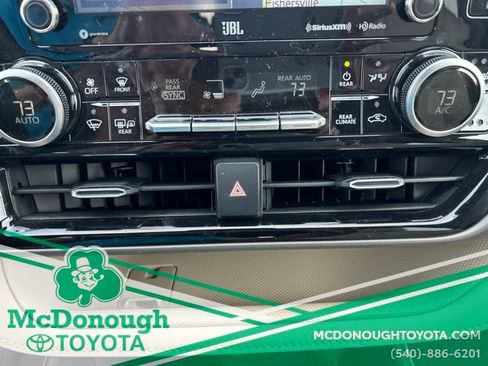 Used 2020 Toyota Highlander Limited AWD/4WD image 16