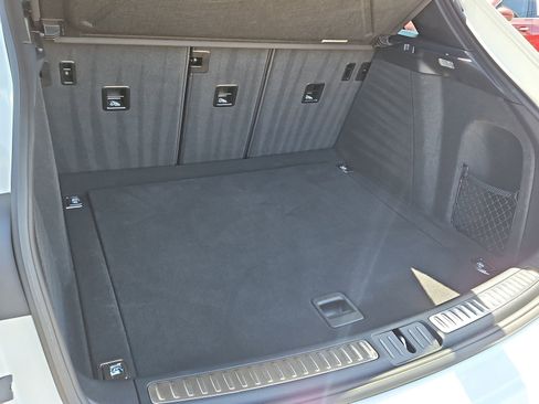 Used 2024 Porsche Macan image 19