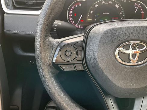 Used 2025 Toyota RAV4 LE image 23