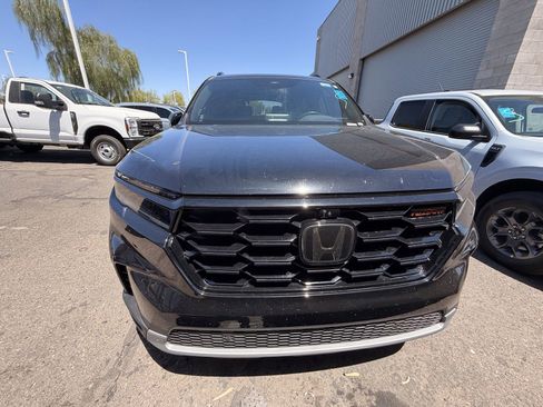 Used 2024 Honda Pilot TrailSport image 2
