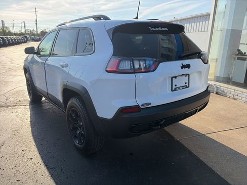 Used 2022 Jeep Cherokee Latitude AWD/4WD image 9