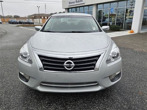 Used 2014 Nissan Altima 2.5 SV image 2