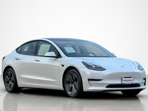 Used 2023 Tesla Model 3 Standard Range image 7