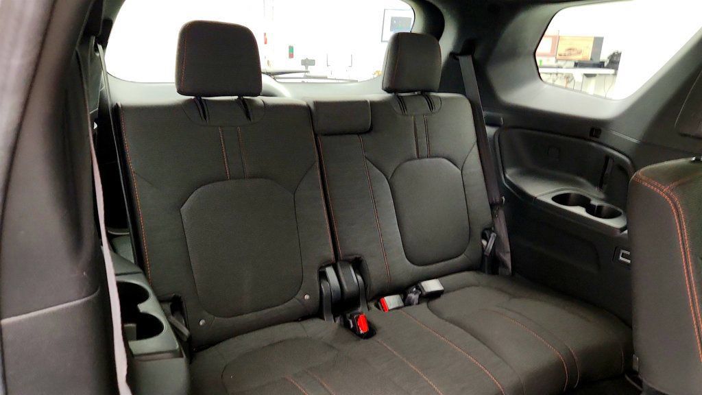 Used 2025 Honda Pilot Sport image 21