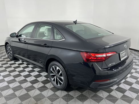 Used 2022 Volkswagen Jetta S image 9