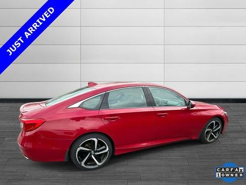 Used 2018 Honda Accord Sport image 2