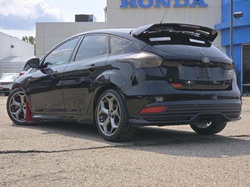 Used 2018 Ford Focus ST FWD image 16