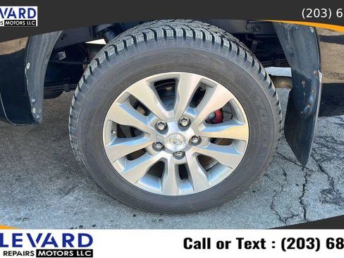 Used 2011 Toyota Tundra Limited w/ Platinum Pkg image 37