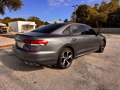 Used 2020 Volkswagen Passat 2.0T R-Line image 7