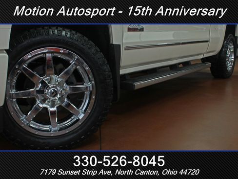 Used 2015 Chevrolet Silverado 1500 High Country image 46