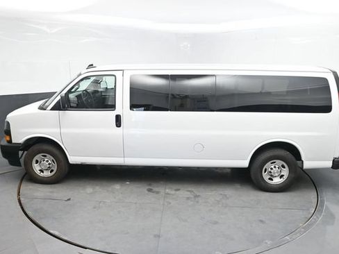 Used 2024 Chevrolet Express 3500 LS RWD image 28