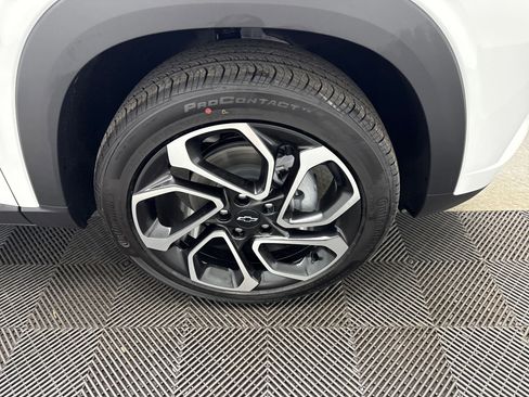 New 2025 Chevrolet Trax RS image 25