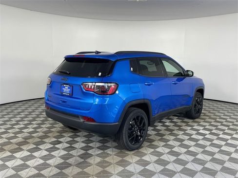 New 2025 Jeep Compass Latitude w/ Sun & Sound Group image 24