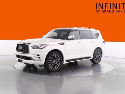 Used 2023 INFINITI QX80 Sensory AWD/4WD image 3