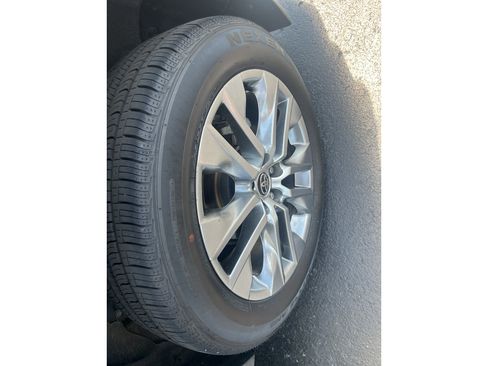 Used 2021 Toyota RAV4 XLE Premium FWD image 51