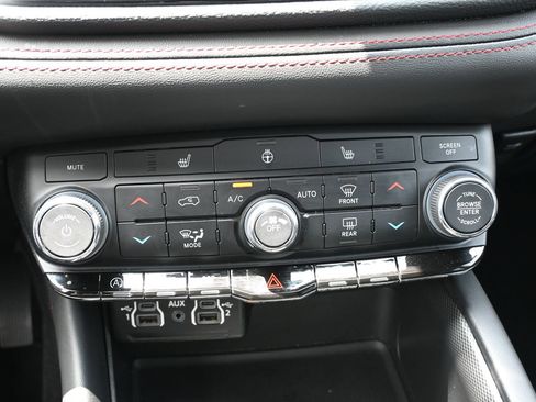 Used 2025 Dodge Durango GT RWD image 15
