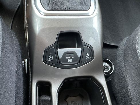 Used 2020 Jeep Renegade Limited w/ UConnect 8.4 Nav Group AWD/4WD image 56