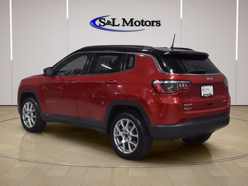 Used 2025 Jeep Compass Limited AWD/4WD image 5