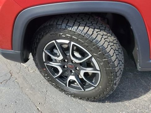 Certified 2025 Jeep Compass Trailhawk w/ Trailhawk Elite Group AWD/4WD image 4