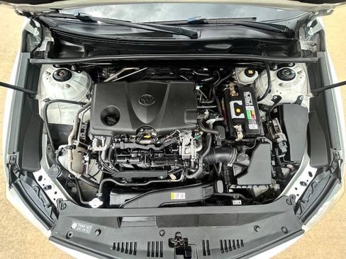 Used 2018 Toyota Camry LE FWD image 25