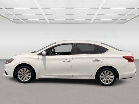 Used 2017 Nissan Sentra SV FWD image 2